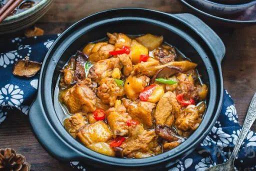 济南黄焖鸡爆料视频曝光,视频曝光引发网友热议